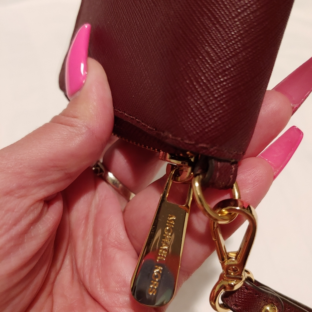 Michael Kors heart stud wallet - Picture 3 of 6